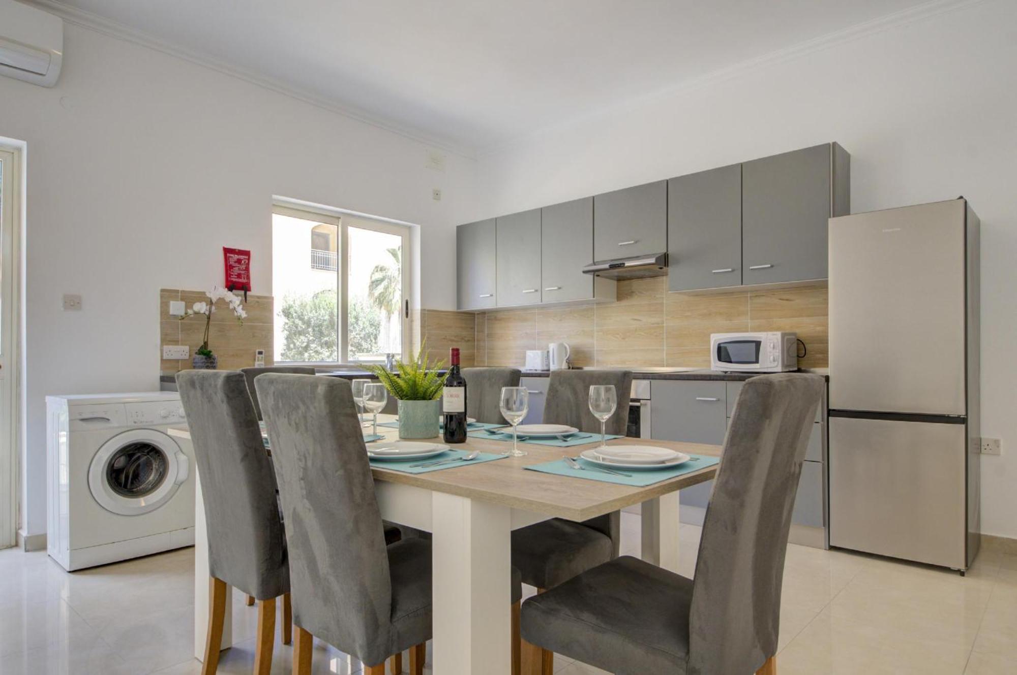 St Julian'S Unique 3-Bedroom Apartments Sleeps 9-10 Saint Julian's Ngoại thất bức ảnh