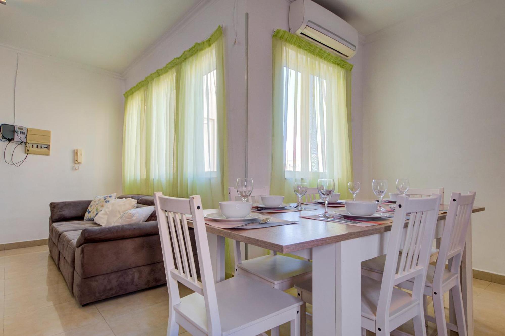 St Julian'S Unique 3-Bedroom Apartments Sleeps 9-10 Saint Julian's Ngoại thất bức ảnh