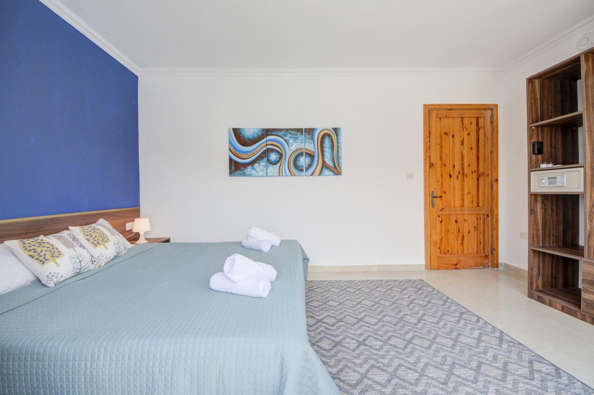St Julian'S Unique 3-Bedroom Apartments Sleeps 9-10 Saint Julian's Ngoại thất bức ảnh